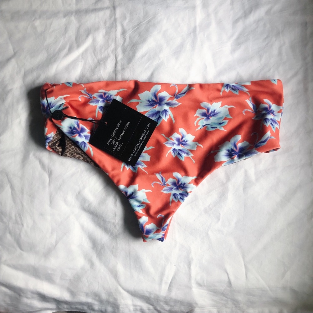 SOLD 💐 ACACIA • Vintage Aloha Duke